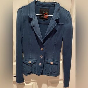 G by Guess stretchy cotton blazer for women

Size small